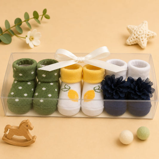 Set Of 3 Booties With Box Packing