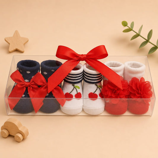Set Of 3 Booties With Box Packing