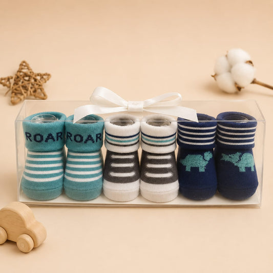 Set Of 3 Booties With Box Packing